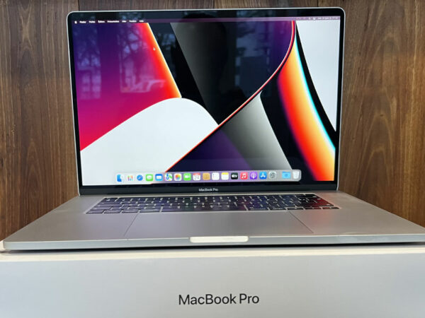 Acheter PC reconditionnés Atelier informatique Nantes Quartier Talensac Macbook Pro d'occasion à vendre