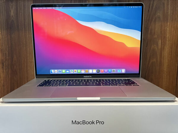 Acheter PC reconditionnés Atelier informatique Nantes Quartier Talensac Macbook Pro d'occasion à vendre